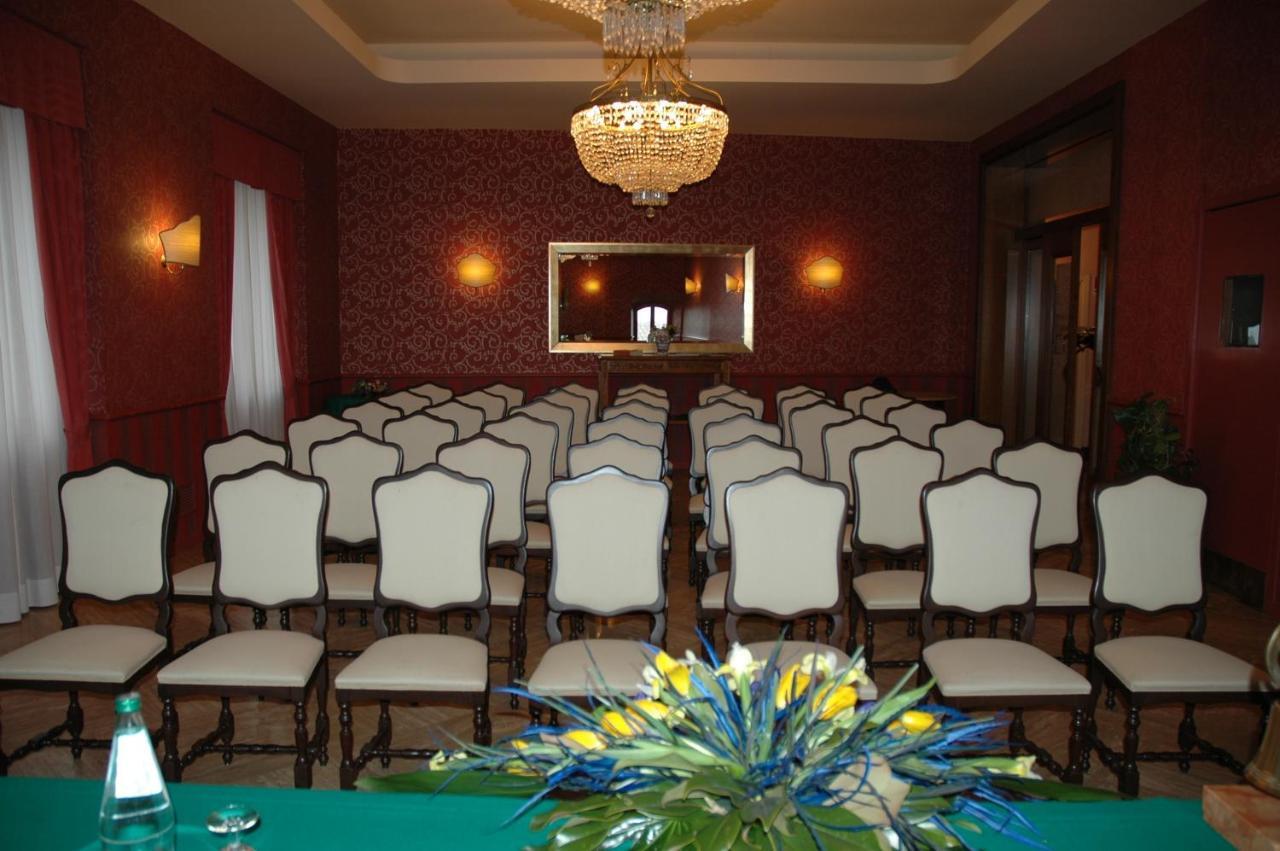 Hotel Titano 4*